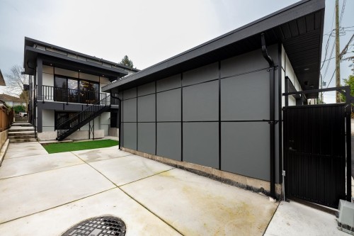 8057 18Th Avenue, Burnaby, BC 