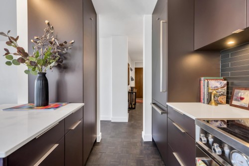 101-2135 Argyle Avenue, West Vancouver, BC 