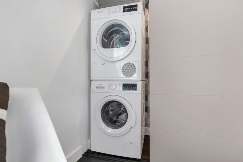 101-2135 Argyle Avenue, West Vancouver, BC 