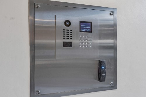 101-2135 Argyle Avenue, West Vancouver, BC 