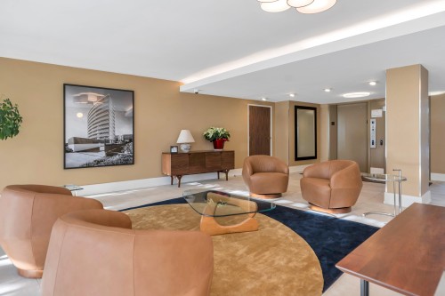 101-2135 Argyle Avenue, West Vancouver, BC 