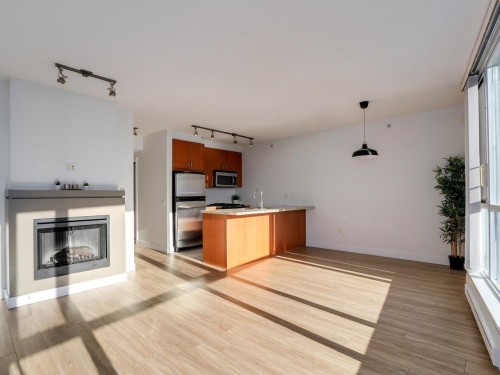 907-9188 University Crescent, Burnaby, BC 