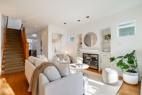 3241 6Th Avenue W, Vancouver, BC 