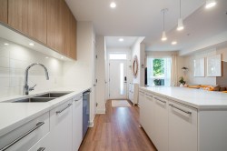 103-2035 Glenaire Drive  North Vancouver, BC V7P 1Y2