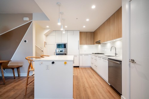 103-2035 Glenaire Drive, North Vancouver, BC 