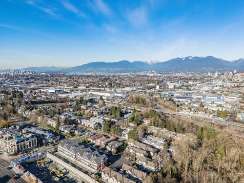 121-3888 Norfolk Street, Burnaby, BC 