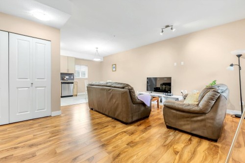 121-3888 Norfolk Street, Burnaby, BC 