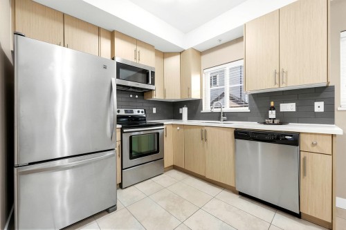 121-3888 Norfolk Street, Burnaby, BC 