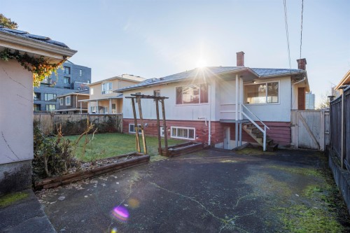 535 62Nd Avenue W, Vancouver, BC 