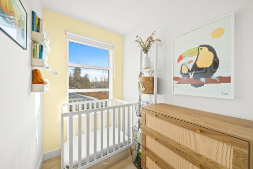 303-1519 Crown Street, North Vancouver, BC 