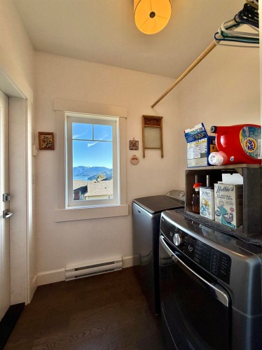 605 Woodland Avenue, Gibsons, BC 