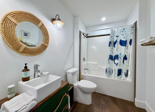 605 Woodland Avenue, Gibsons, BC 