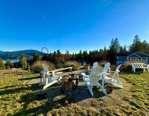 605 Woodland Avenue, Gibsons, BC 