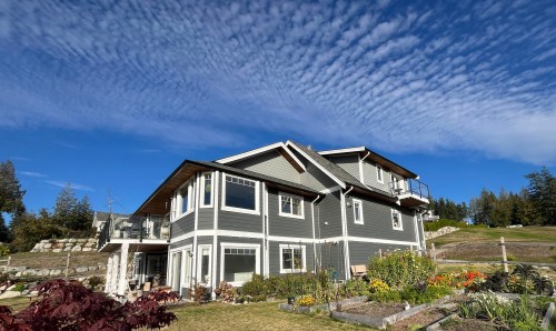 605 Woodland Avenue, Gibsons, BC 