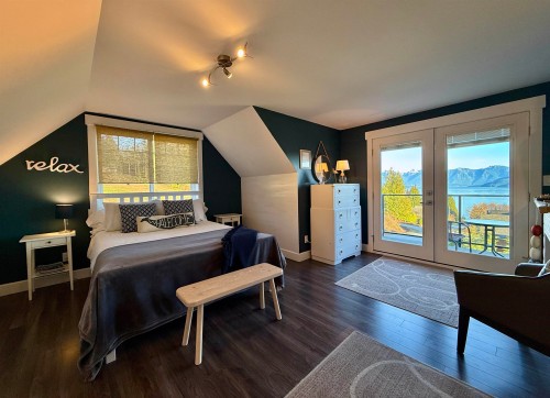 605 Woodland Avenue, Gibsons, BC 