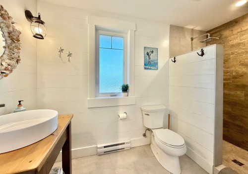 605 Woodland Avenue, Gibsons, BC 