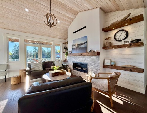 605 Woodland Avenue, Gibsons, BC 