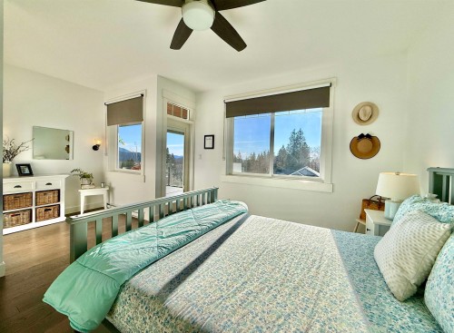 605 Woodland Avenue, Gibsons, BC 