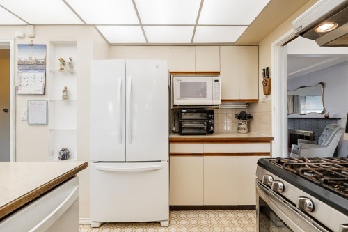 1910 Holdom Avenue, Burnaby, BC 