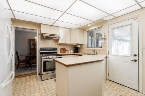 1910 Holdom Avenue, Burnaby, BC 