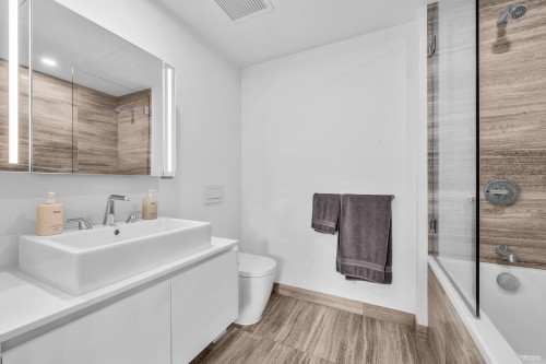 303-1480 Howe Street, Vancouver, BC 