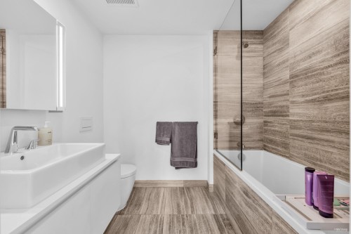 303-1480 Howe Street, Vancouver, BC 