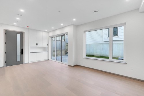 2-3547 Georgia Street E, Vancouver, BC 