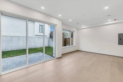 2-3547 Georgia Street E, Vancouver, BC 