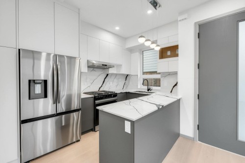 2-3547 Georgia Street E, Vancouver, BC 