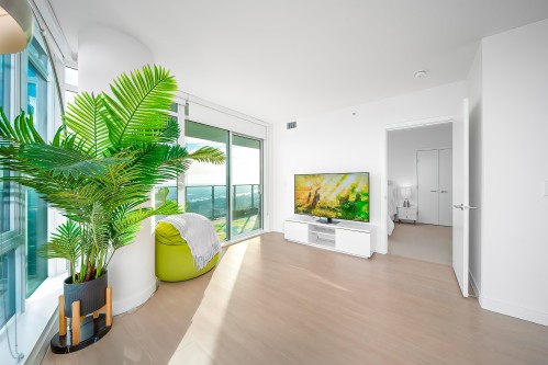 2501-7769 Park Crescent, Burnaby, BC 