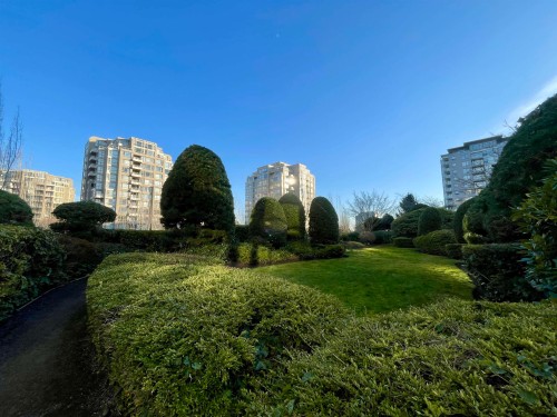 702-6191 Buswell Street, Richmond, BC 