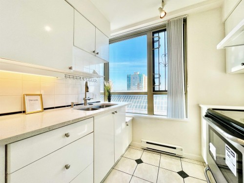 702-6191 Buswell Street, Richmond, BC 