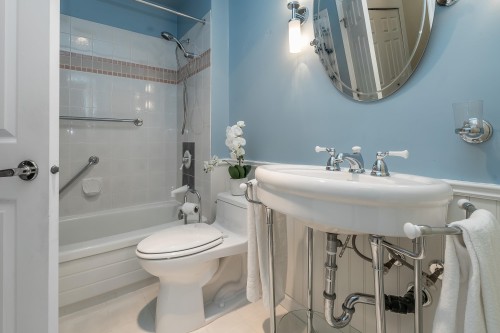 305-4728 53 Street, Delta, BC 