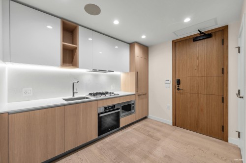 211-6833 Pearson Way, Richmond, BC 