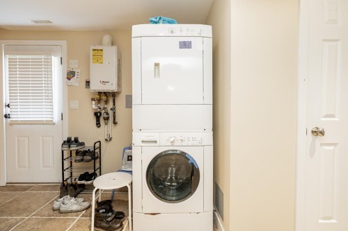 4871 Highlawn Drive, Burnaby, BC 