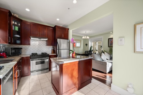 720 68Th Avenue W, Vancouver, BC 