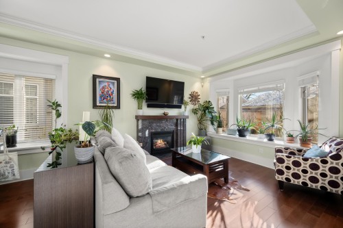 720 68Th Avenue W, Vancouver, BC 