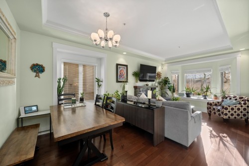 720 68Th Avenue W, Vancouver, BC 