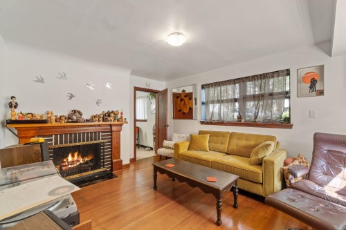 95 15Th Avenue E, Vancouver, BC 