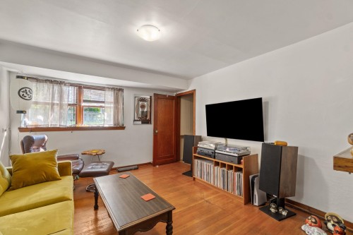 95 15Th Avenue E, Vancouver, BC 