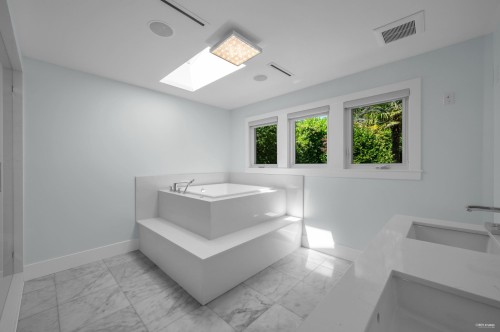 1350 Palmerston Avenue, West Vancouver, BC 