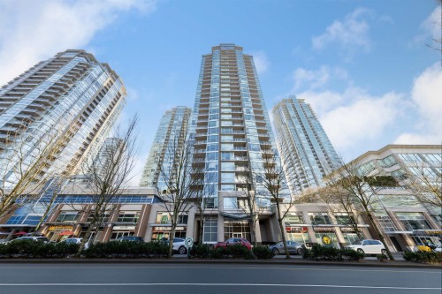 1901-2968 Glen Drive  Coquitlam, BC V3B 0C4