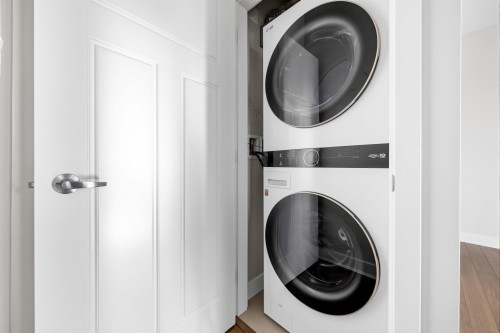 1901-2968 Glen Drive, Coquitlam, BC 