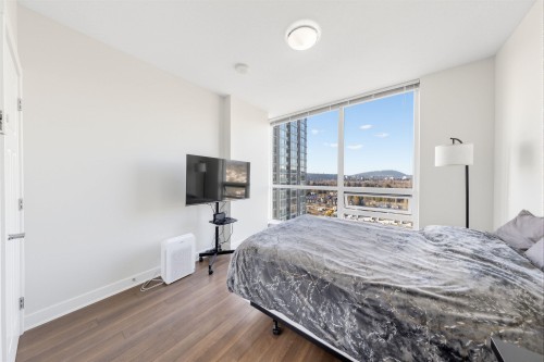 1901-2968 Glen Drive, Coquitlam, BC 