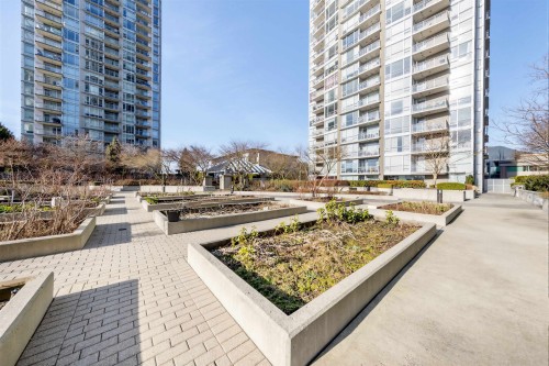 1901-2968 Glen Drive, Coquitlam, BC 