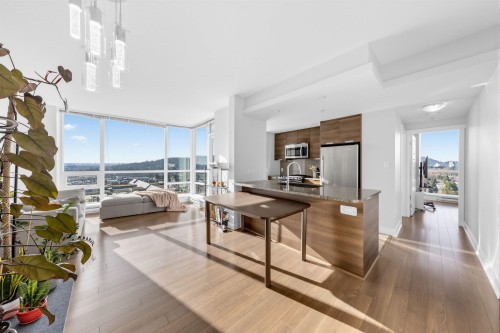 1901-2968 Glen Drive, Coquitlam, BC 