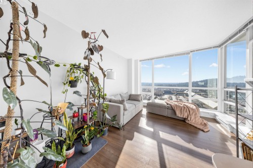 1901-2968 Glen Drive, Coquitlam, BC 