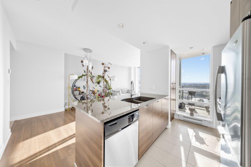 1901-2968 Glen Drive, Coquitlam, BC 