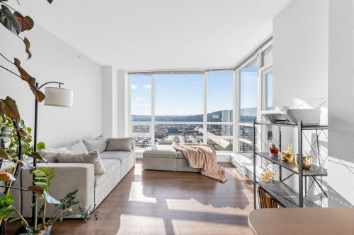 1901-2968 Glen Drive, Coquitlam, BC 