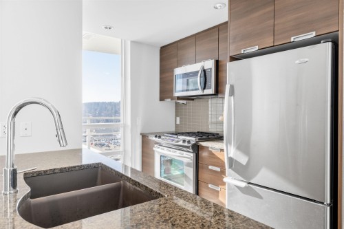 1901-2968 Glen Drive, Coquitlam, BC 